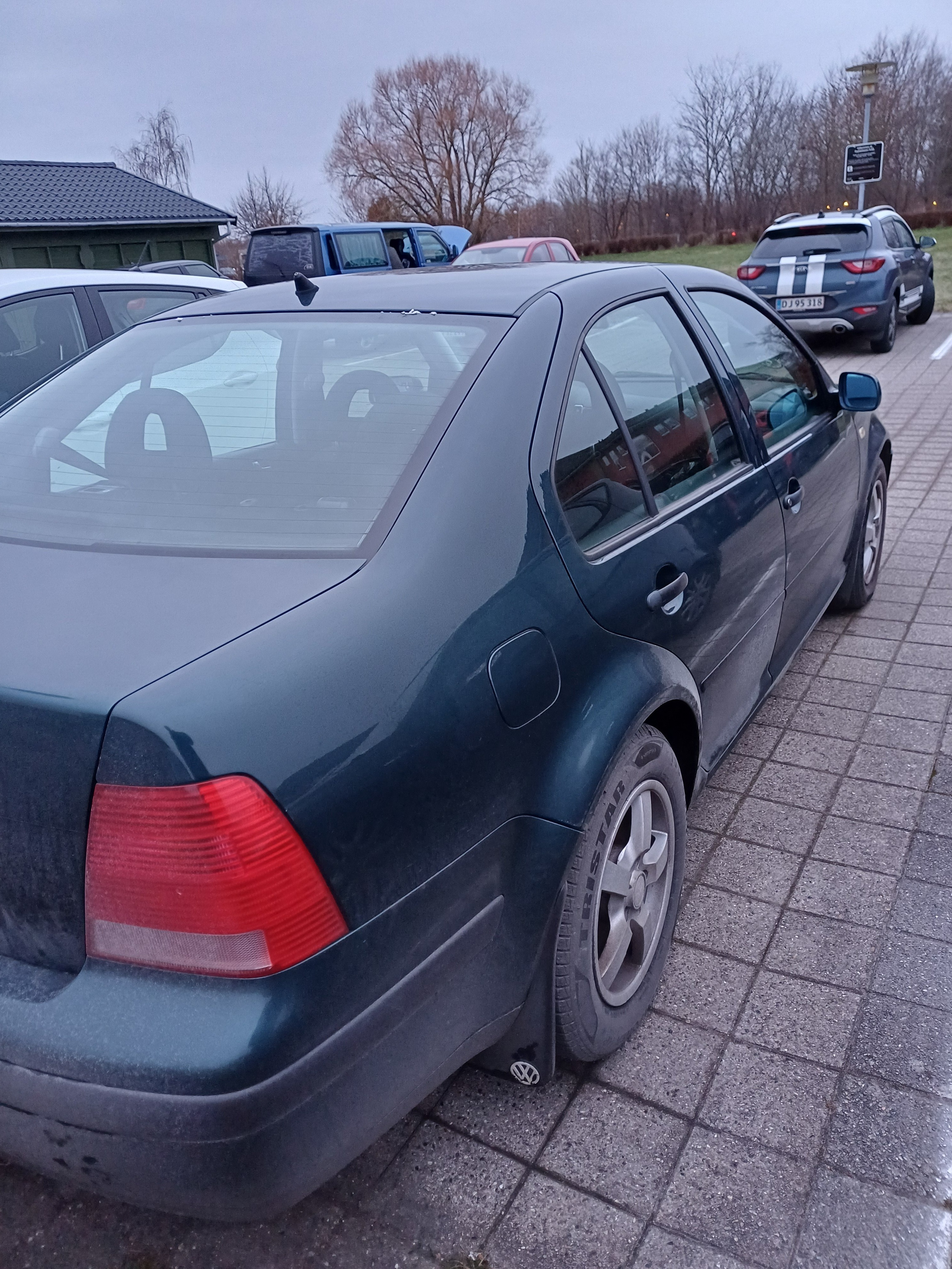 Grøn VW Bora fra 2001