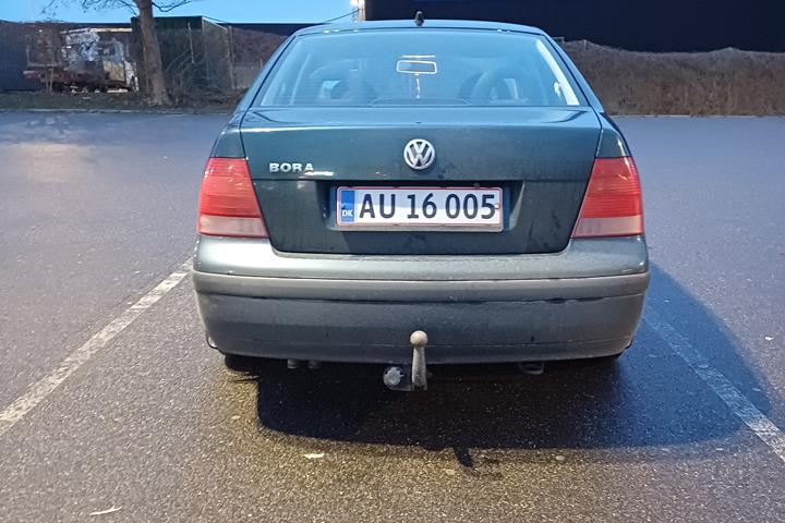 Grøn VW Bora fra 2001