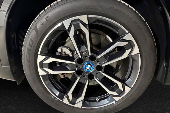 Sort BMW iX1 fra 2024