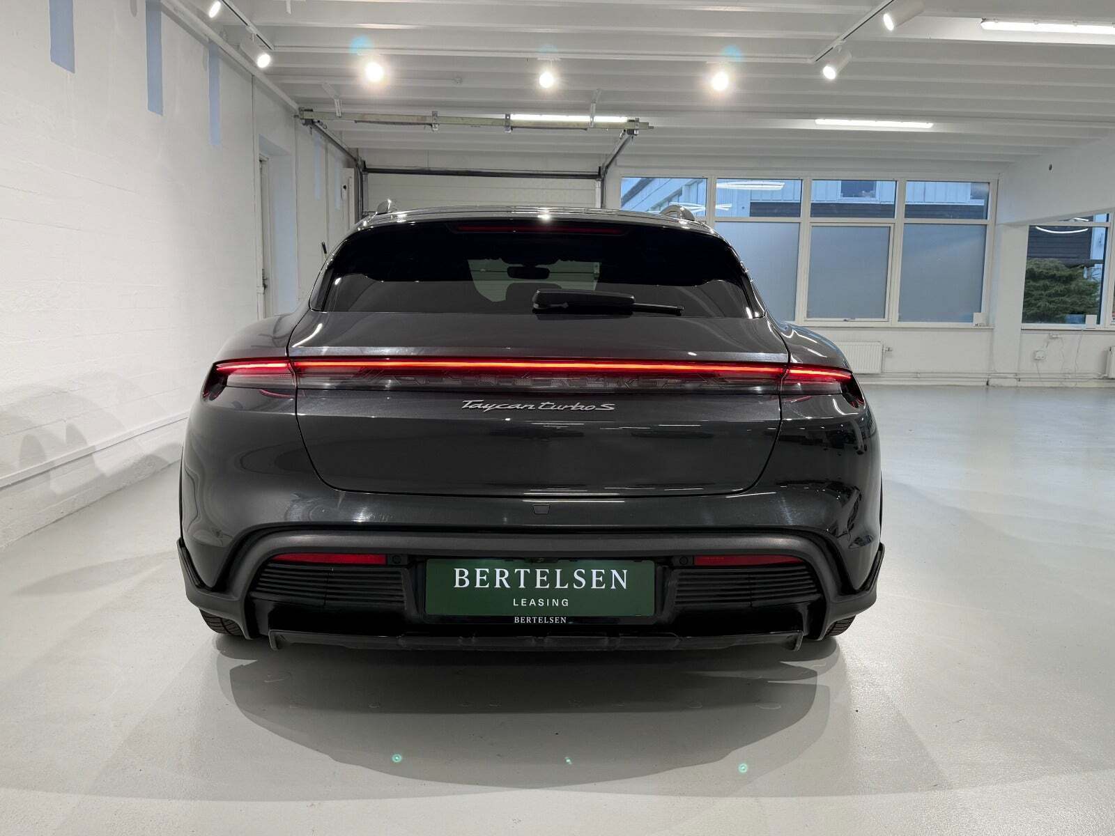 Porsche Taycan 4S Performance+ Cross Turismo