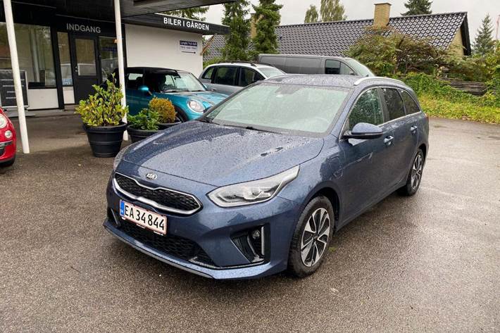 Blå Kia Ceed fra 2021