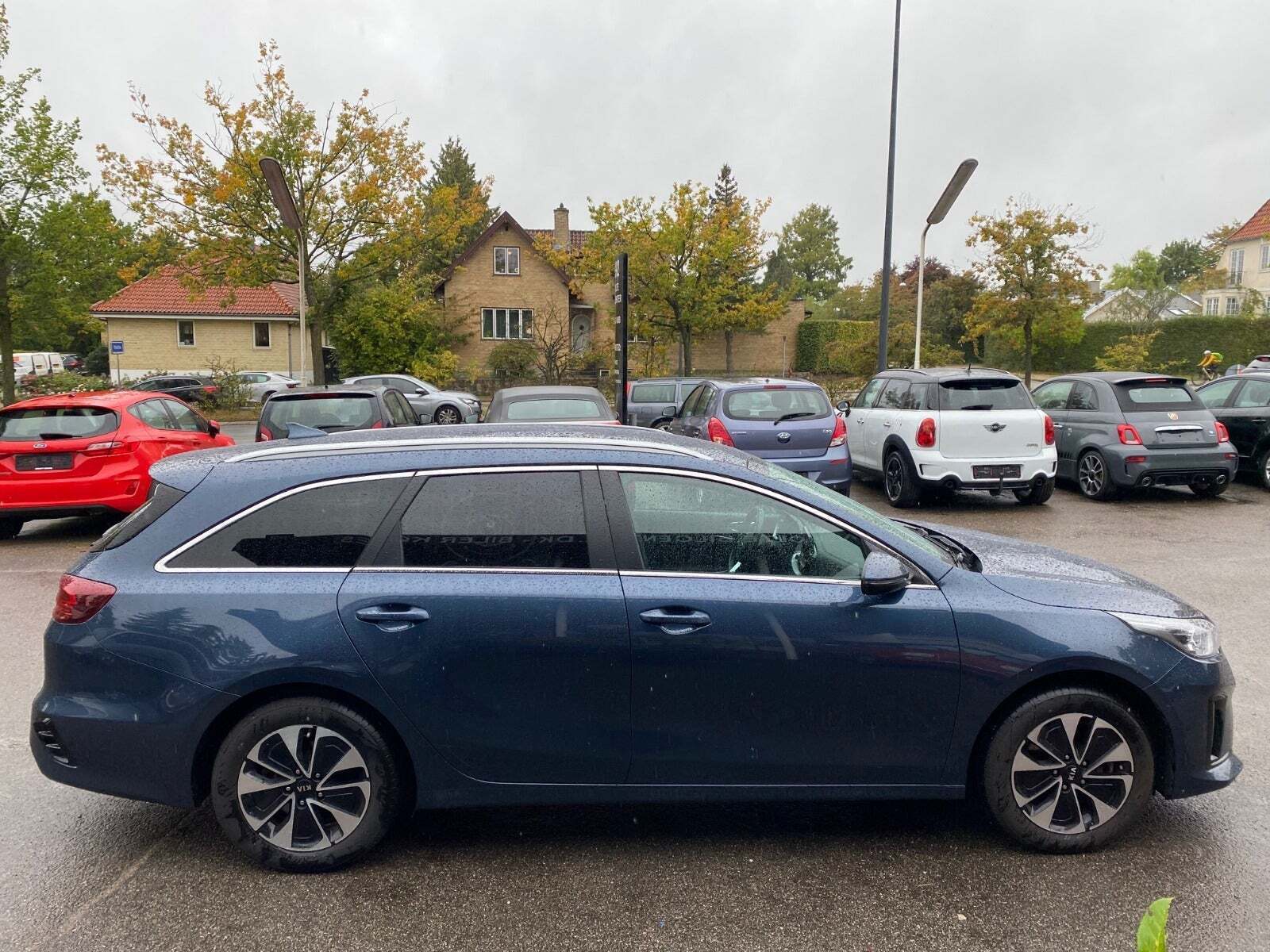 Blå Kia Ceed fra 2021
