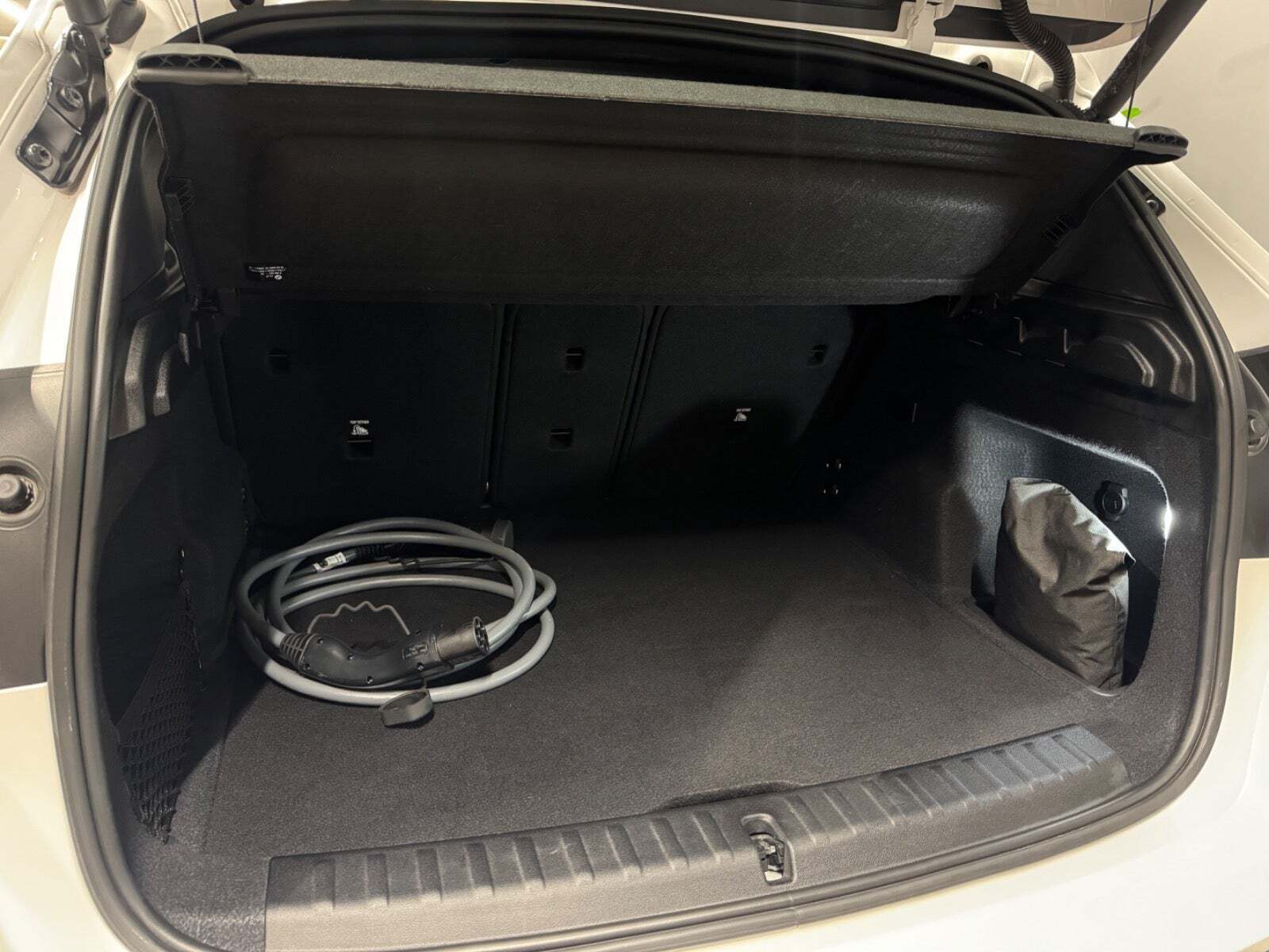 Hvid BMW iX1 fra 2023