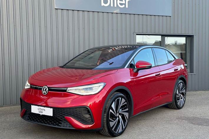 Rød VW ID.5 fra 2025 set udefra