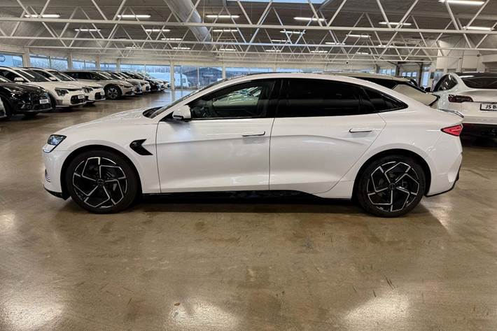 Hvid BYD Seal fra 2024