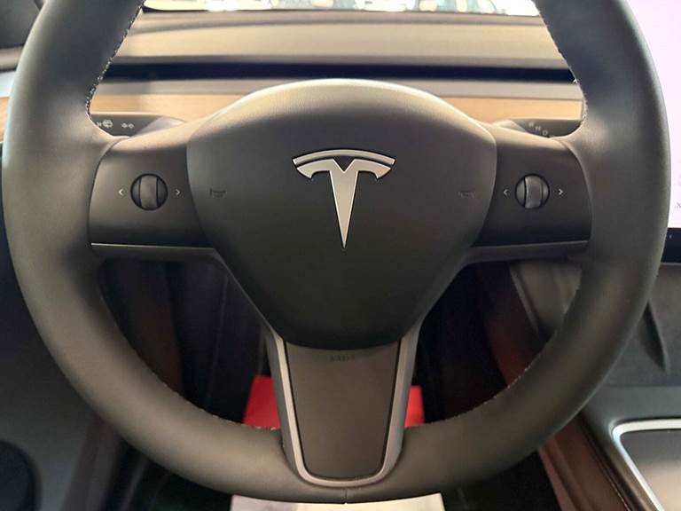 Tesla Model Y Long Range RWD