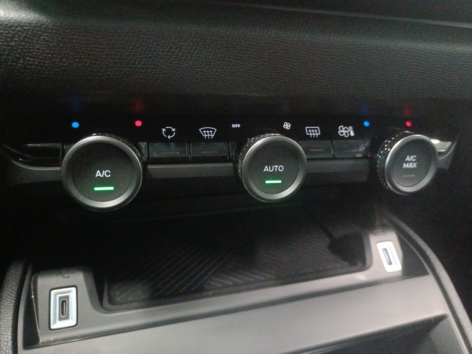 Hvid Citroën ë-C4 fra 2025