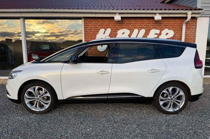 Hvid Renault Grand Scenic IV fra 2017