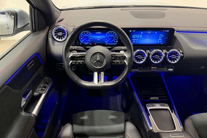 Sølv Mercedes EQA250 fra 2024