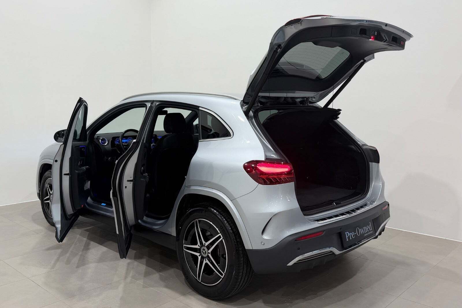 Sølv Mercedes EQA250 fra 2024