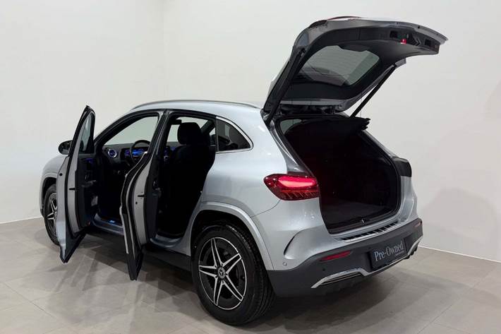 Sølv Mercedes EQA250 fra 2024