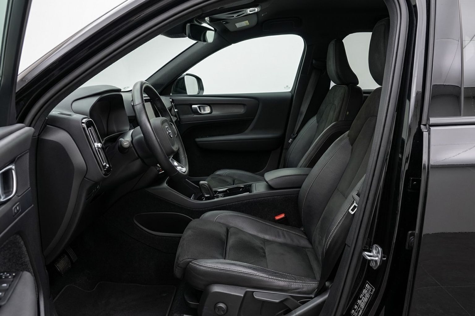 Sort Volvo XC40 fra 2020