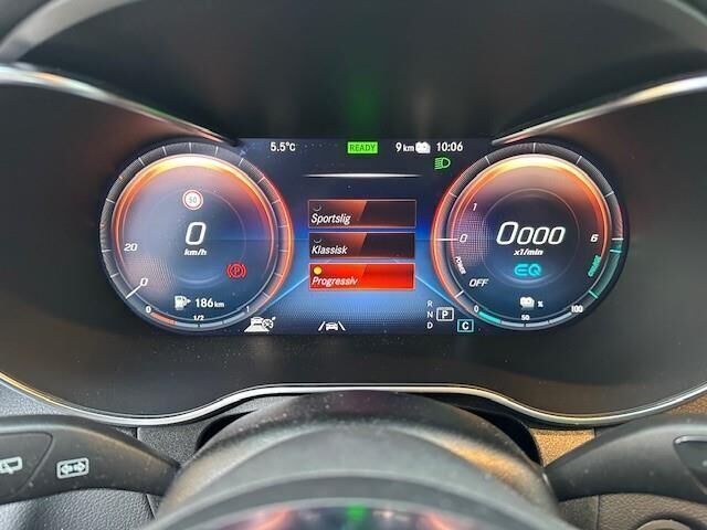 Grå Mercedes GLC300 de fra 2021