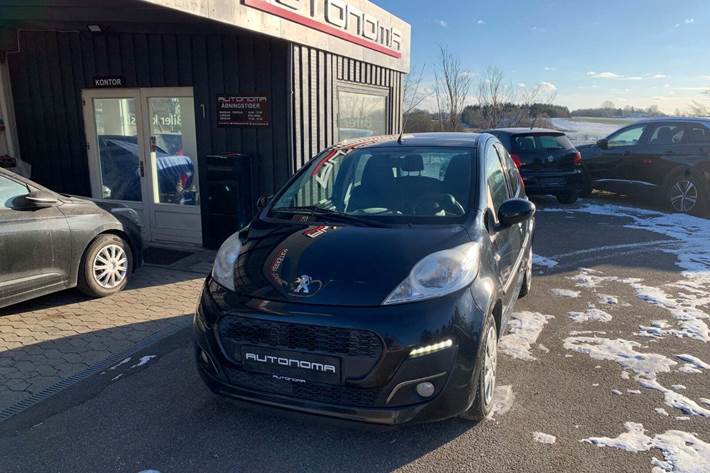 Grøn Peugeot 107 fra 2012