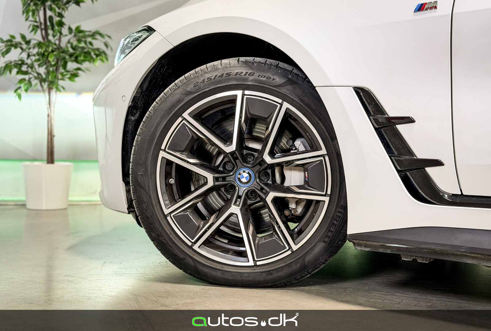 Hvid BMW i4 fra 2022