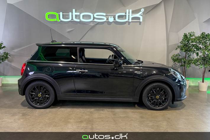 Sort Mini Cooper SE fra 2022