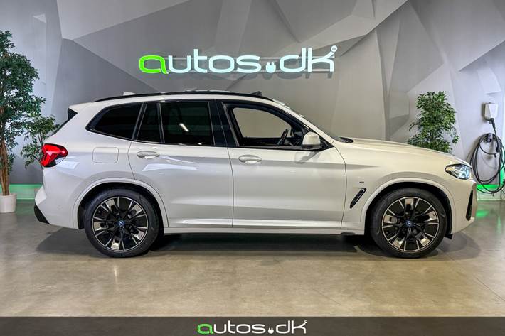 Hvid BMW iX3 fra 2022
