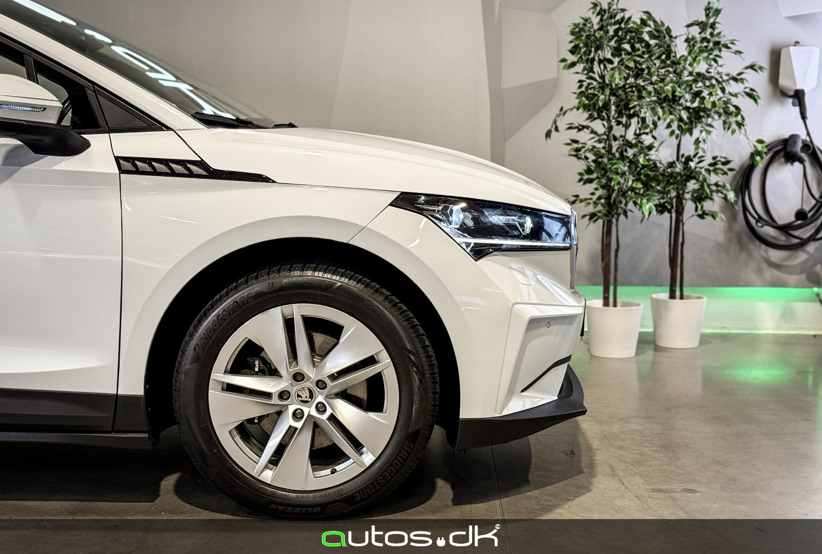 Hvid Skoda Enyaq fra 2021