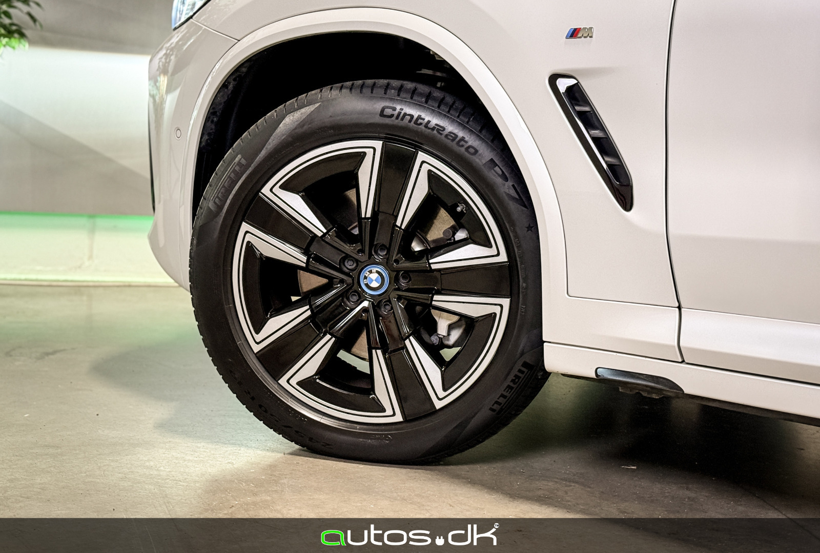 Hvid BMW iX3 fra 2023