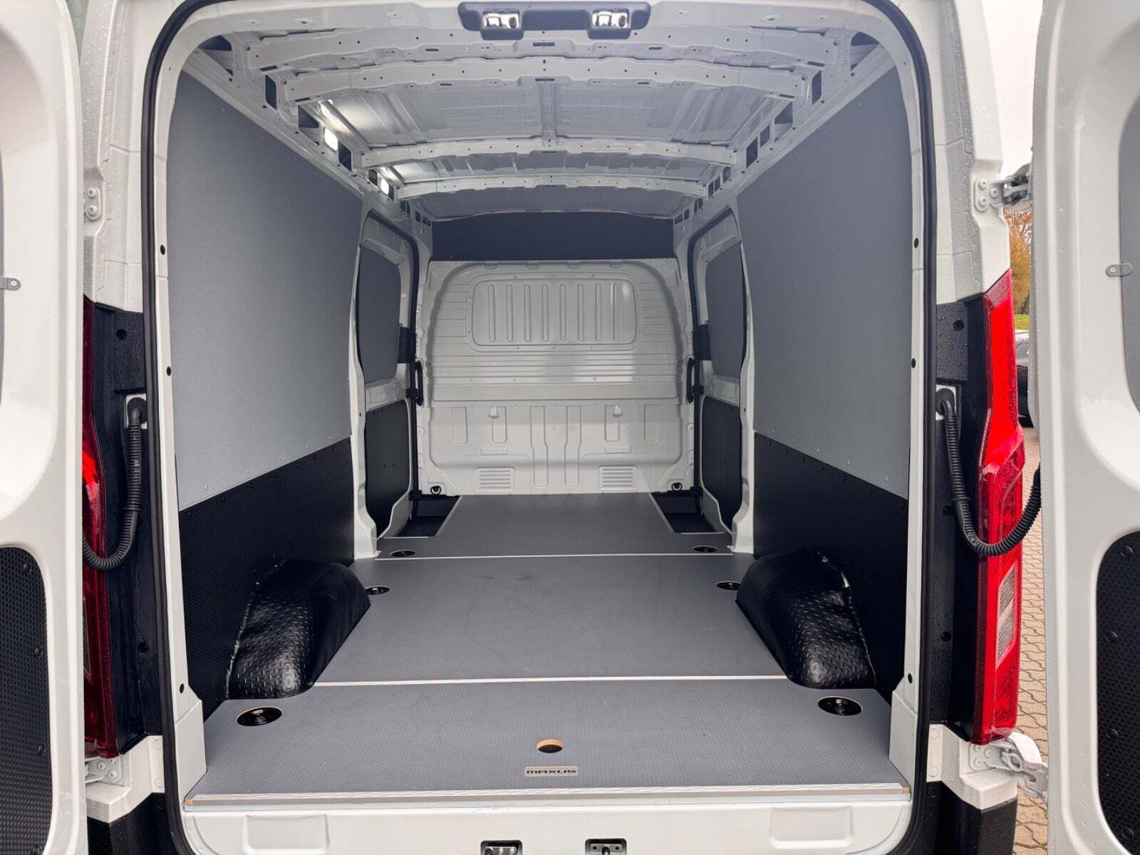 Maxus e-Deliver 9 65 L3 Chassis