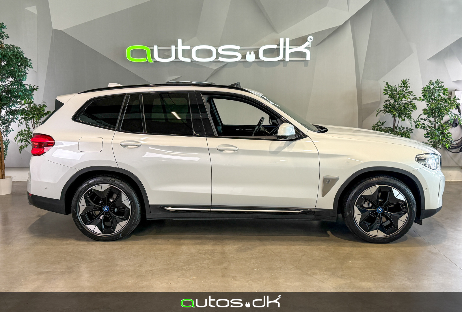 BMW iX3 Charged Plus