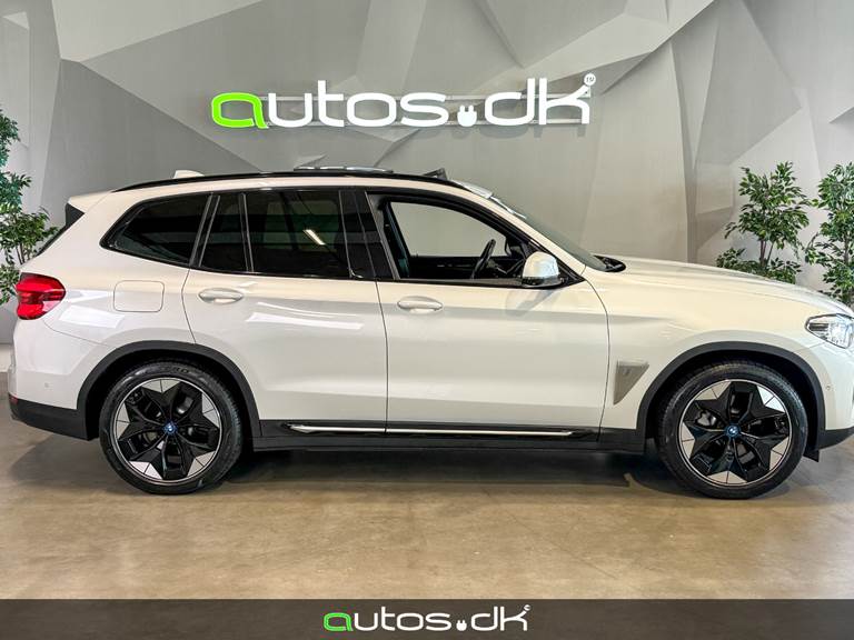 BMW iX3 Charged Plus