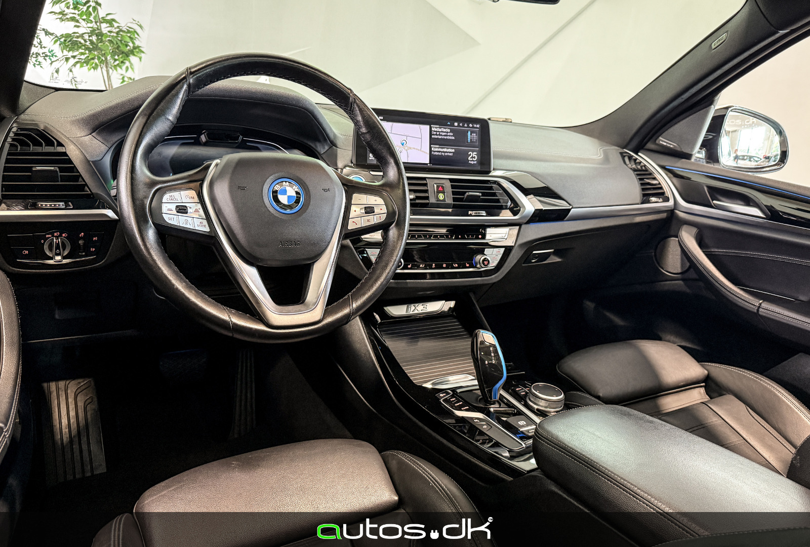 BMW iX3 Charged Plus