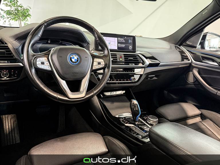 BMW iX3 Charged Plus