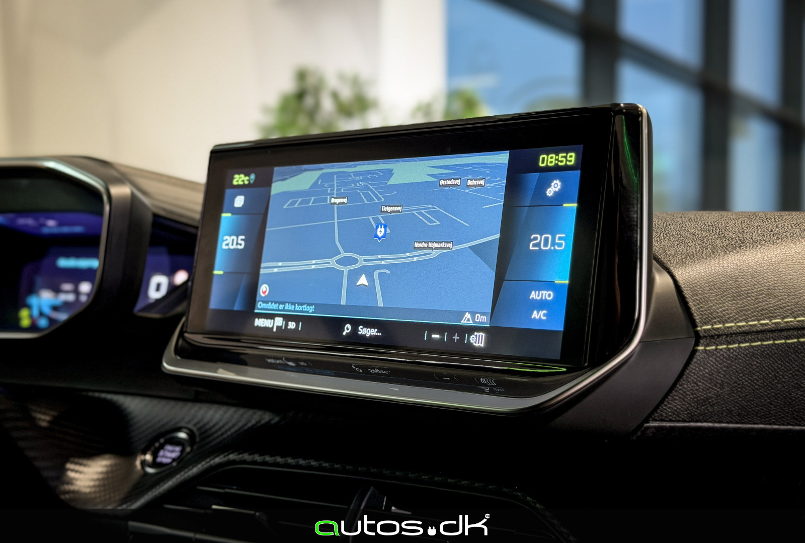 Hvid Peugeot e-2008 fra 2023