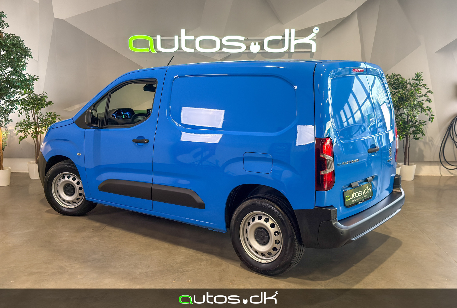 Blå Peugeot e-Partner fra 2023