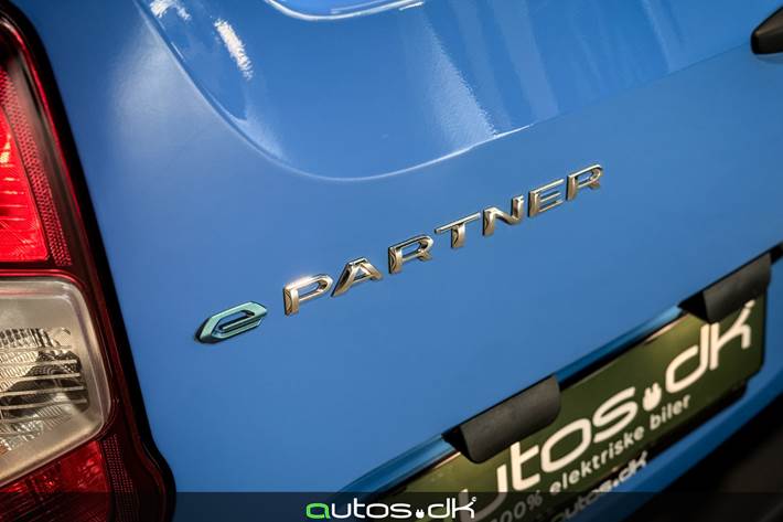 Blå Peugeot e-Partner fra 2023
