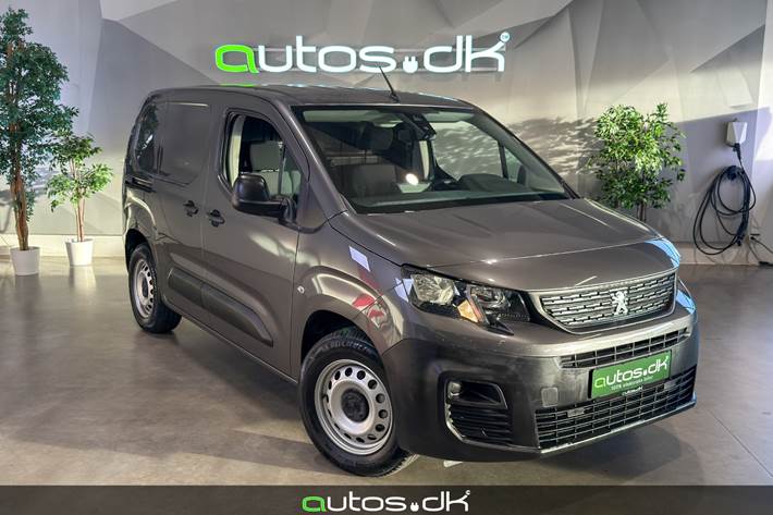 Grå Peugeot e-Partner fra 2023