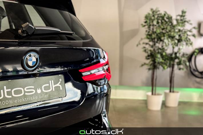 Sort BMW iX3 fra 2023