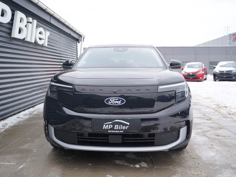 Ford Explorer 77 Select Extended Range