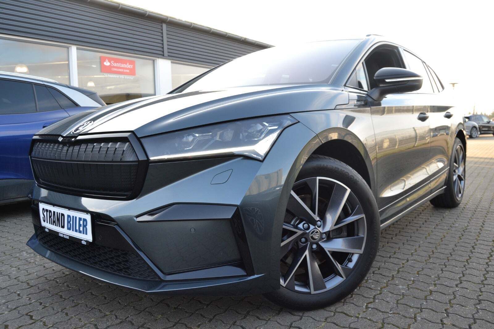 Grå Skoda Enyaq fra 2022