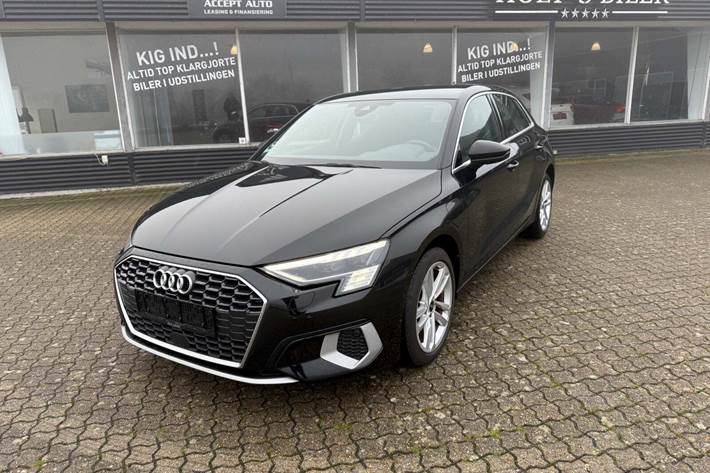Sort Audi A3 fra 2023 set udefra