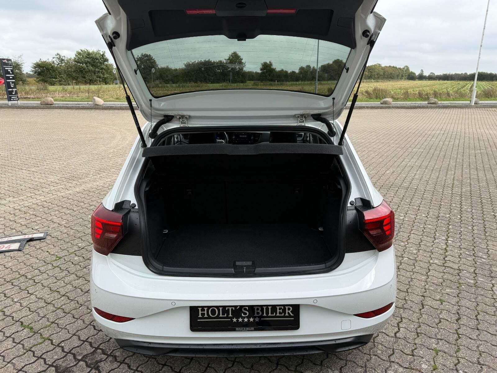 Hvid VW Polo fra 2022