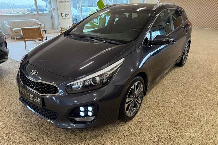 Grå Kia Ceed fra 2017 set udefra