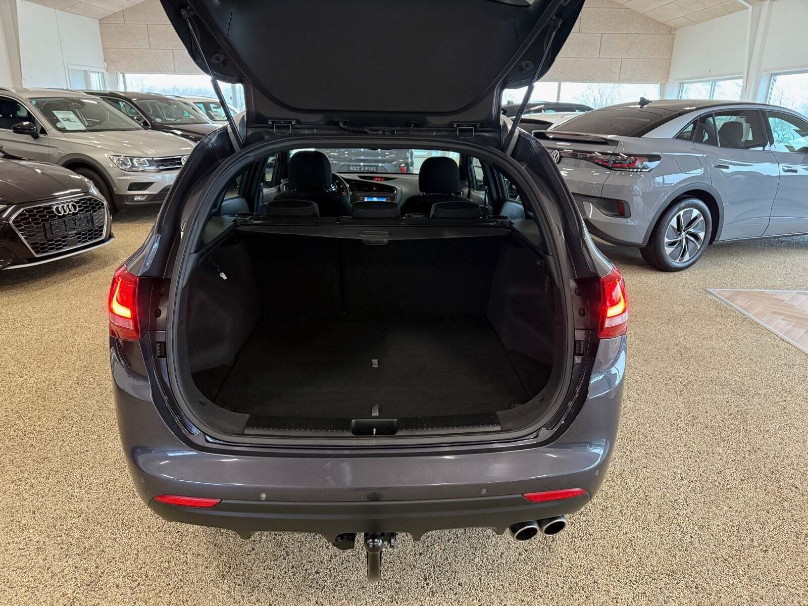 Grå Kia Ceed fra 2017