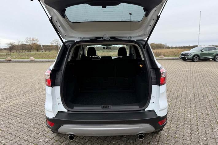 Hvid Ford Kuga fra 2017