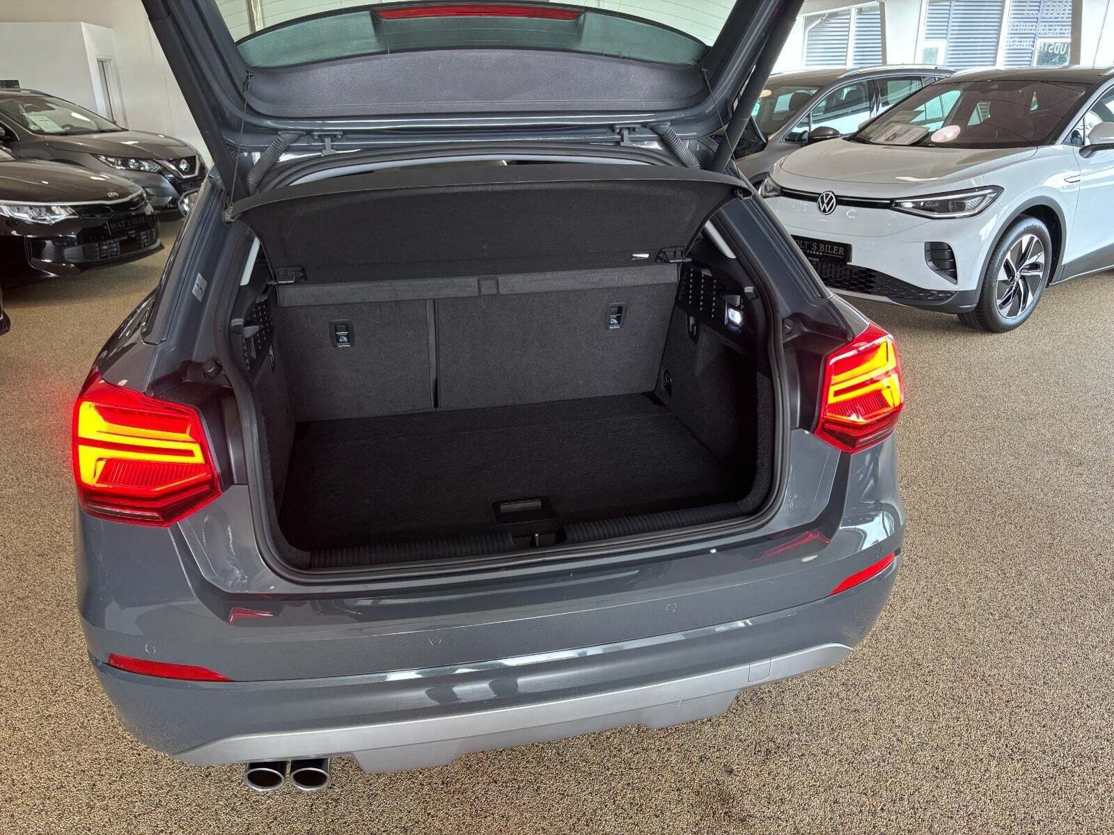 Grå Audi Q2 fra 2019