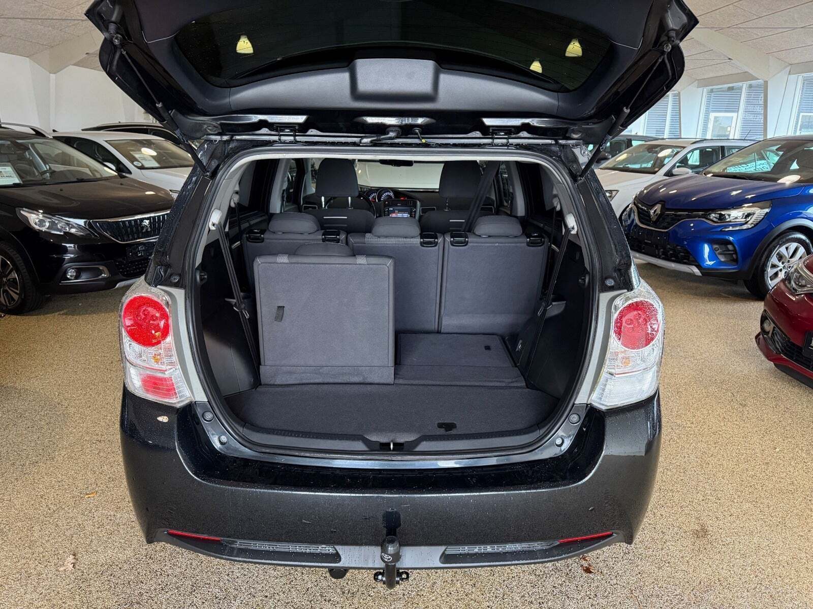 Sort Toyota Verso fra 2018