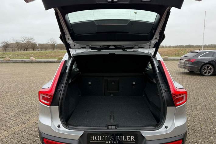 Sølv Volvo XC40 fra 2019