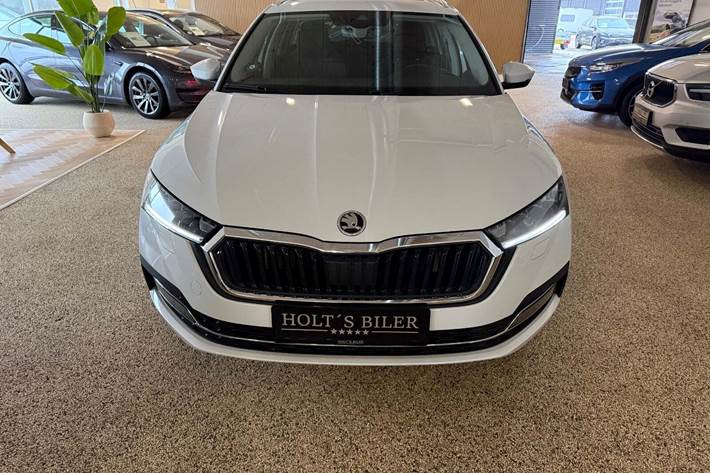 Hvid Skoda Octavia fra 2022