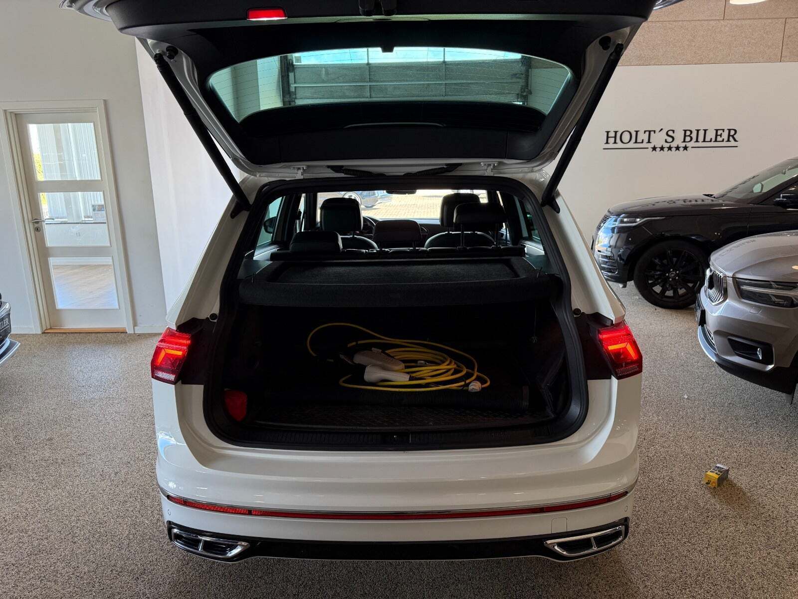 Hvid VW Tiguan fra 2021