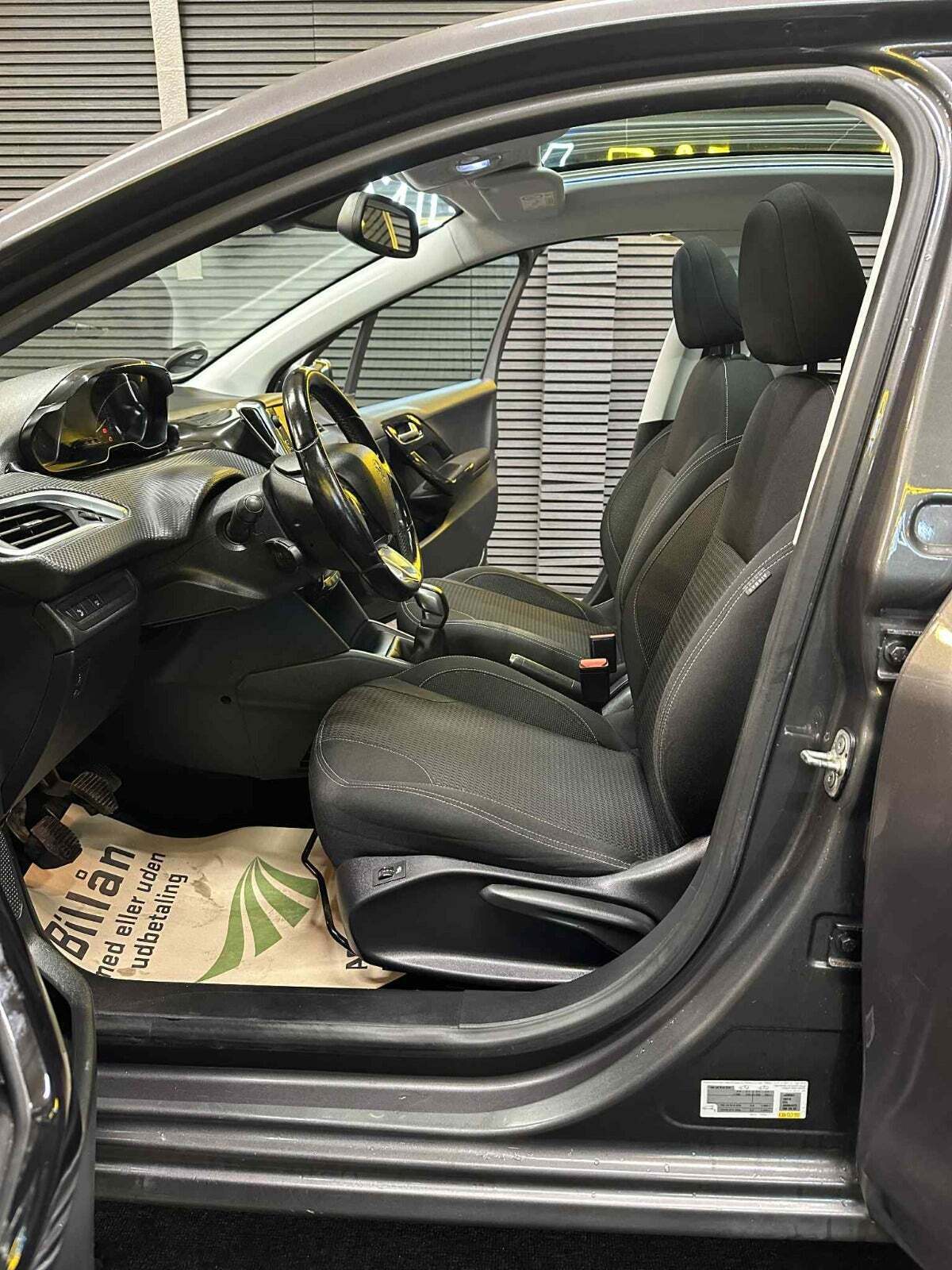 Peugeot 208 1,2 VTi 82 Active Sky