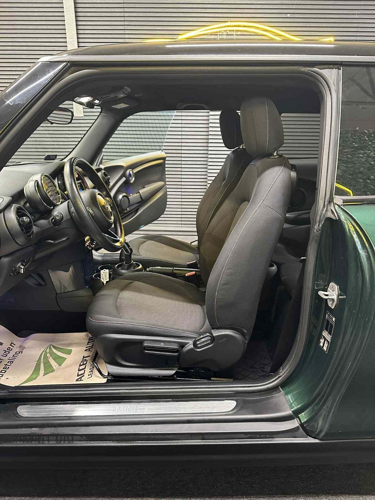 Mini Cooper 1,5 Essential aut.