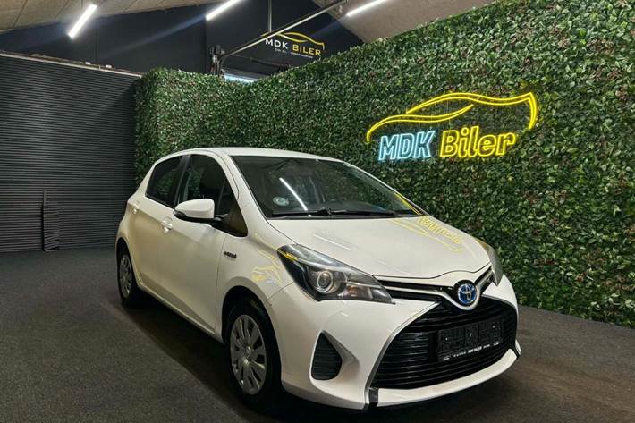 undefined Toyota Yaris fra 2015 set udefra