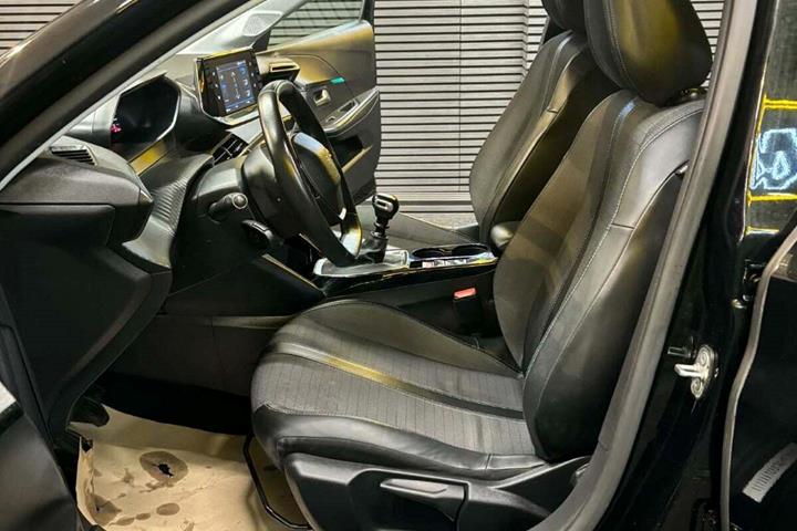 undefined Peugeot 208 fra 2020