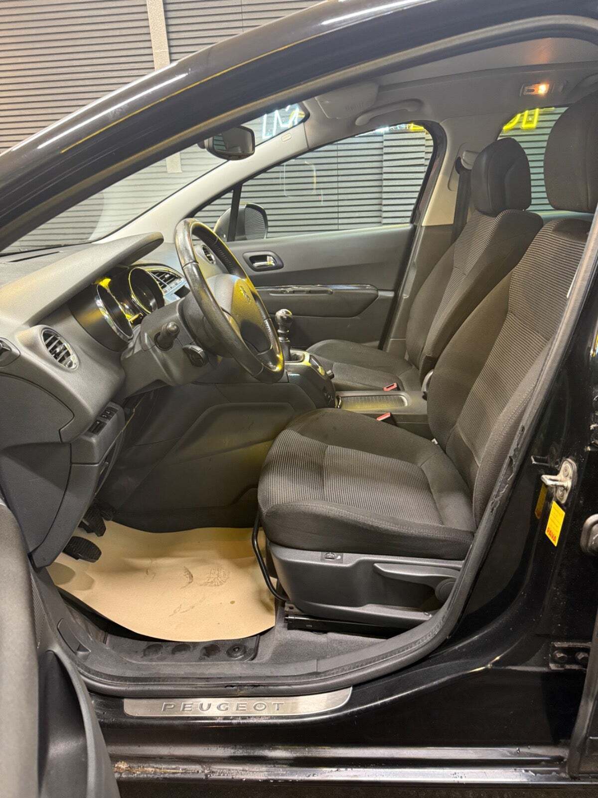 Peugeot 5008 1,6 HDi 110 Premium 7prs